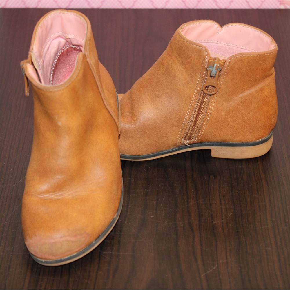 Cat & Jack Boots Size 9 Cognac Camel